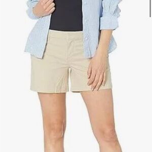 NWT Tommy Hilfiger womens size 12, 
5” khaki chino shorts